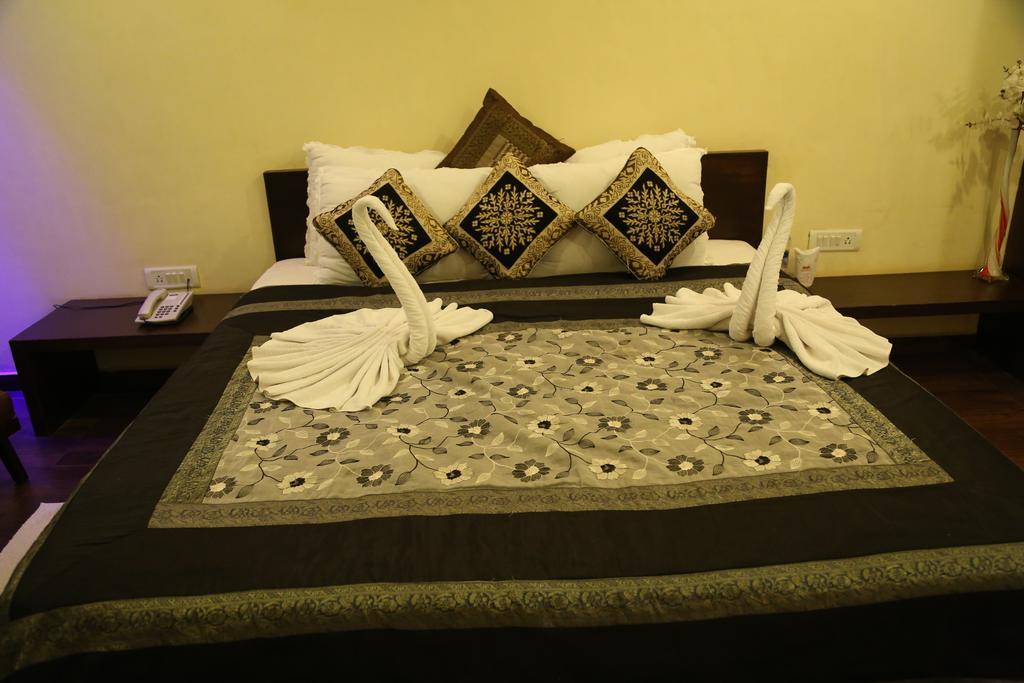 Meuse Jupiter Business And Luxury Hotel Nashik Room photo